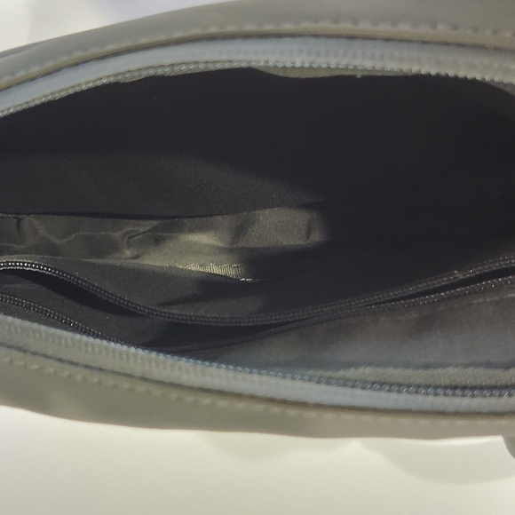 Obe Belt Bag with Adjustable Straps‎ - Picture 4 of 5